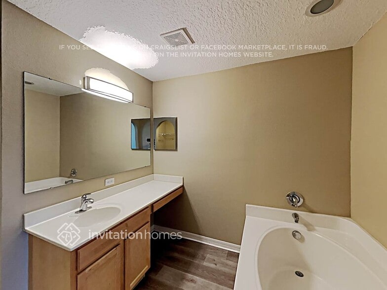 Building Photo - 13501 Mango Bay Dr