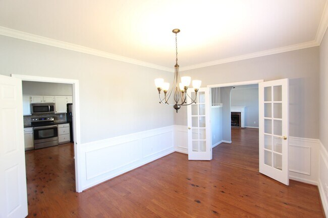 Building Photo - Helena Beauty!!  3BR 2.5BA - You will LOVE IT!!