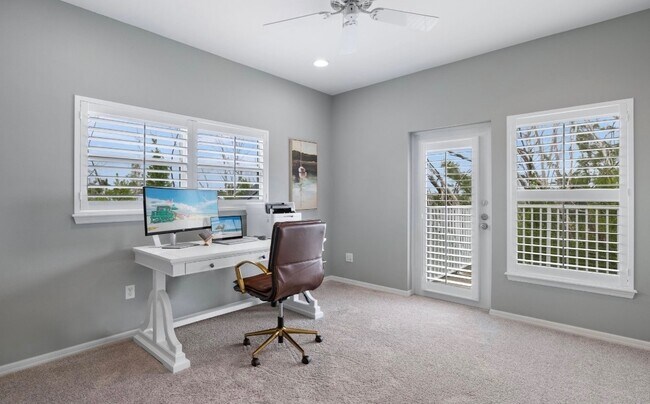 Building Photo - 981 Main St