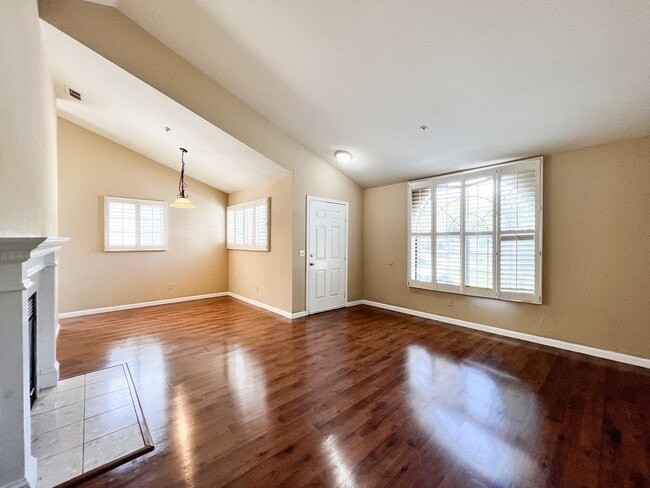 Building Photo - Two Bedroom Napa Condo