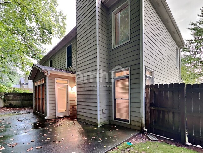 Building Photo - 3178 Vickery Dr NE