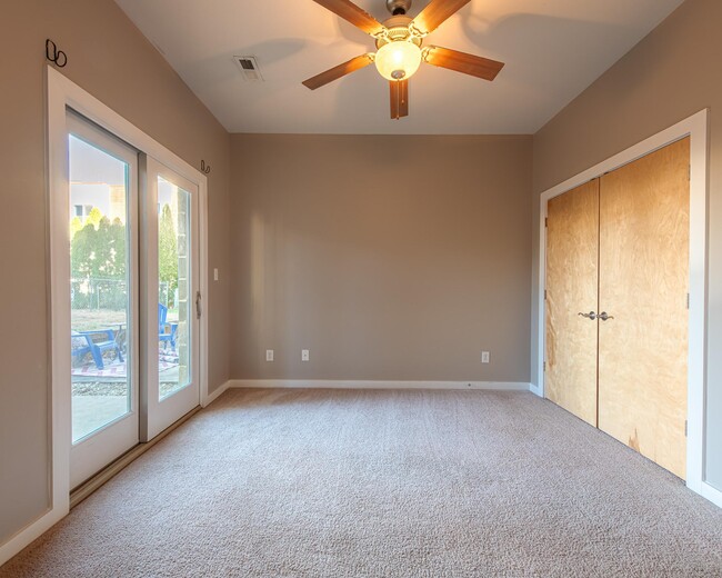 3rd Bedroom with walkout - 1013 Linden Ave