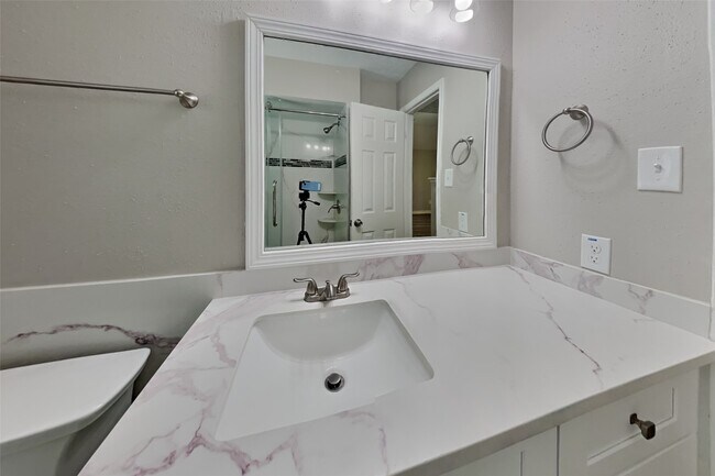 Building Photo - 14118 Barkerview Ct