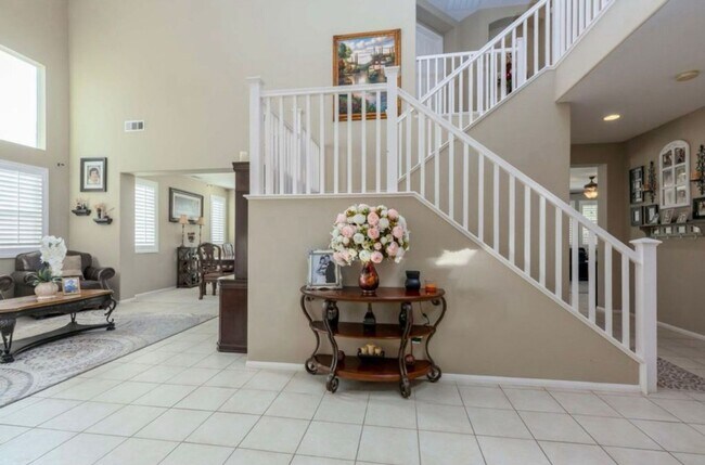 Building Photo - Spacious 5BR House in Palmdale