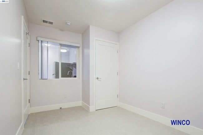 Building Photo - 263 Ralston St