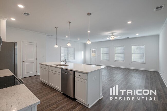 Building Photo - 124 E Rdg Wy