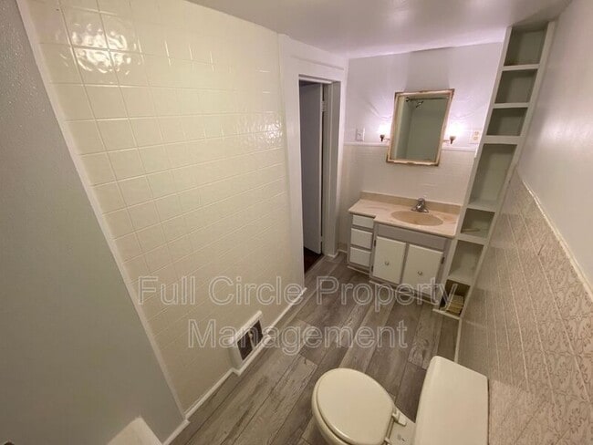 Building Photo - 2535 Avenue B