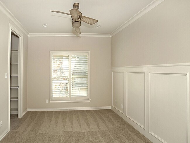 Building Photo - 15 Serenade Pines Pl