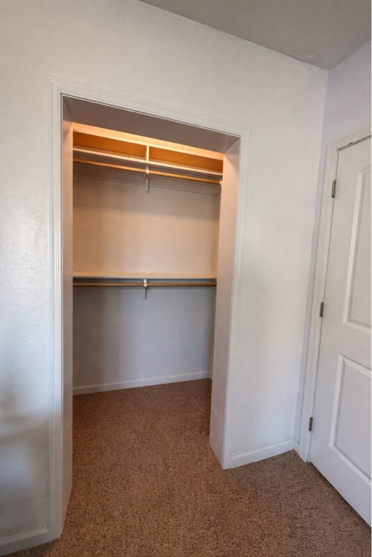 Building Photo - 714 E Eason Ave