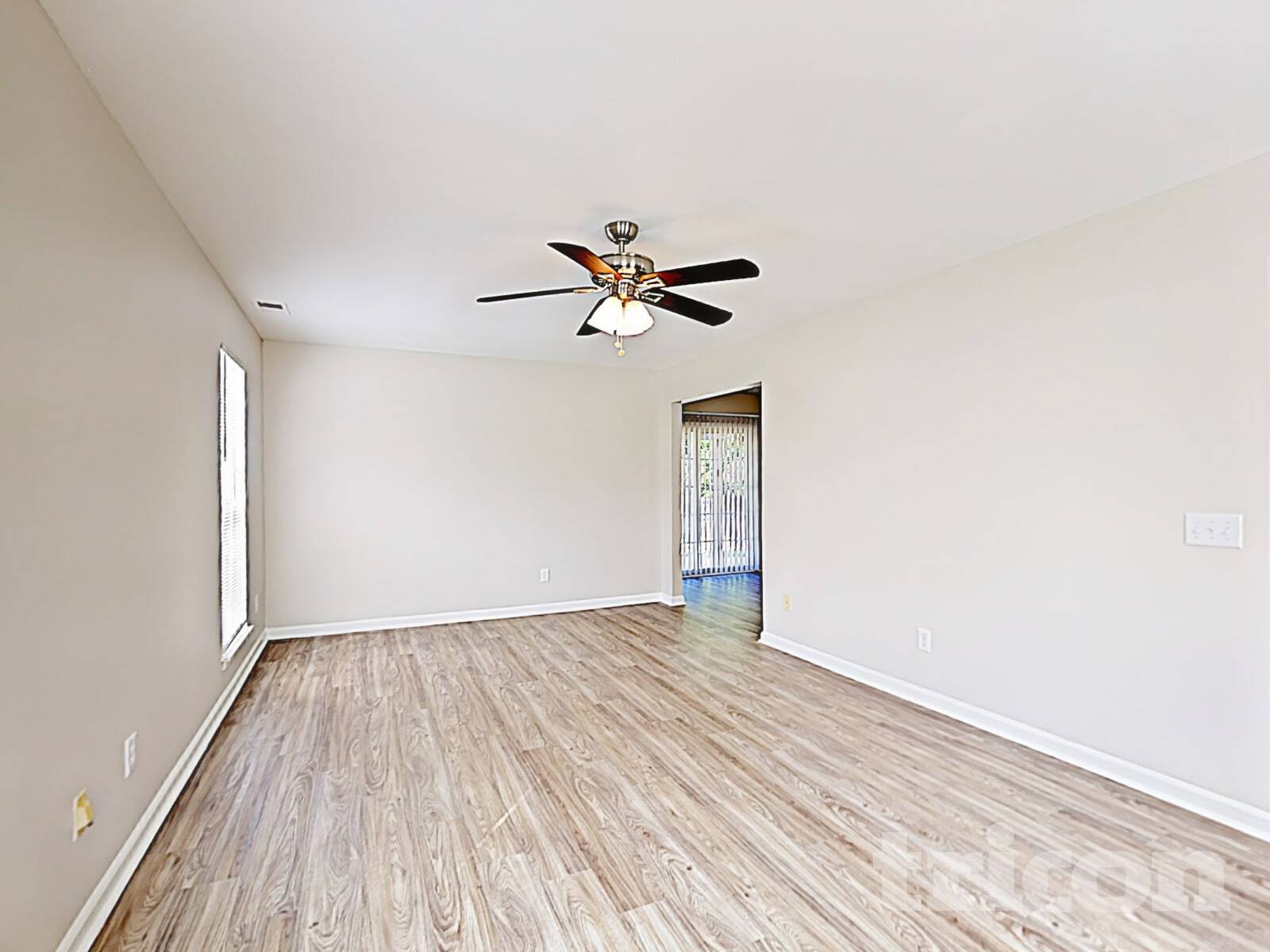 Building Photo - 1221 Brook Farm Ln