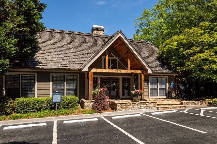 Calibre Brooke 100 Calibre Brooke Way Smyrna GA 30080 Apartment Finder