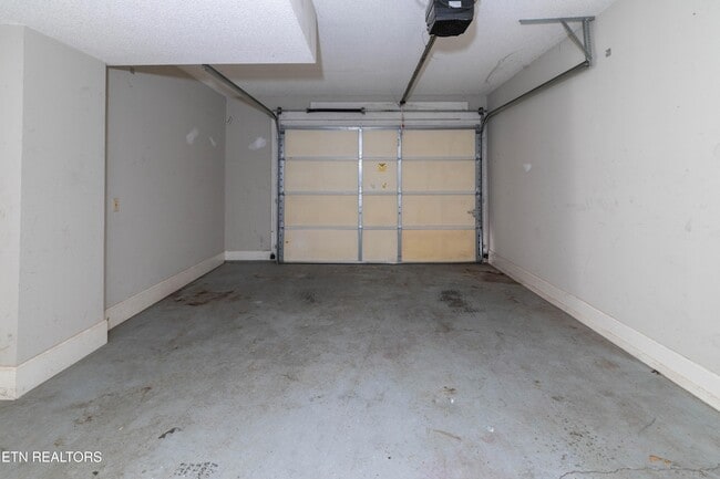 Building Photo - 203 Sweetgum Ln