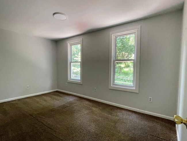 Building Photo - Charming 2 Bed / 1 Bath Single-Family Home...
