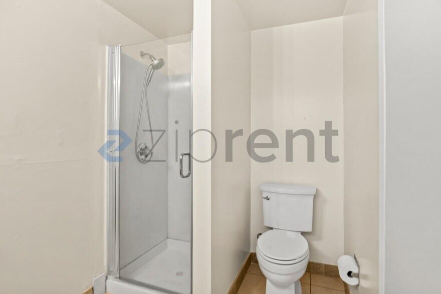 Building Photo - Unit
