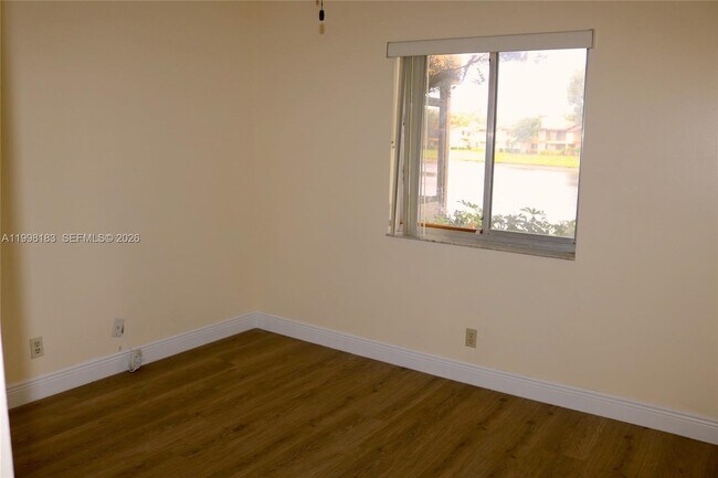 Building Photo - 401 Gardens Dr