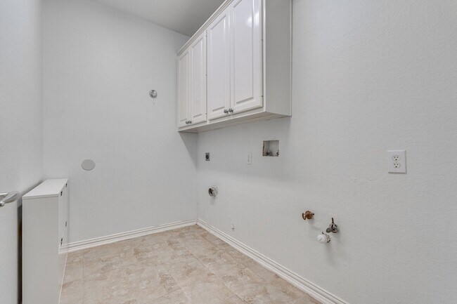 Building Photo - 3829 Bonita Dr