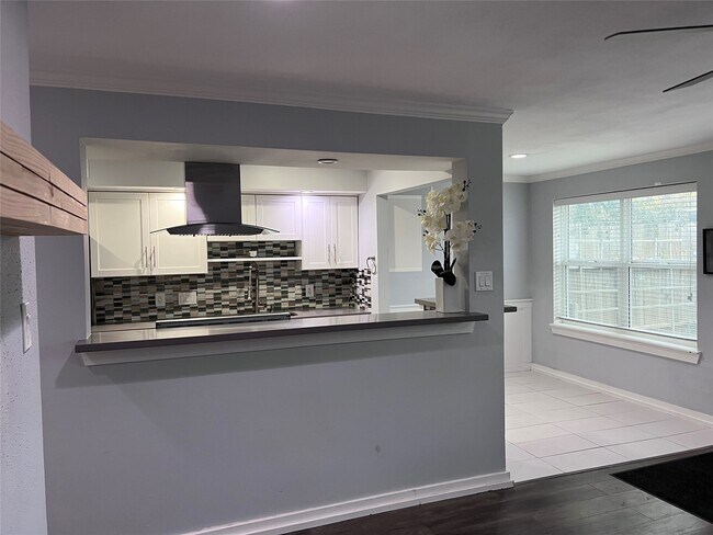 Building Photo - 6486 Alisa Ln