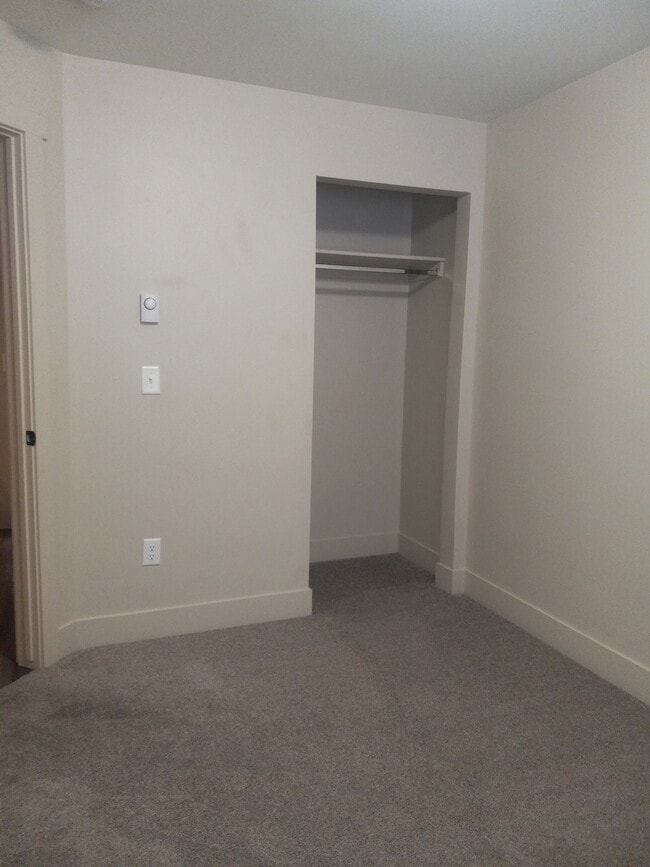 Building Photo - 310 Ella Ln