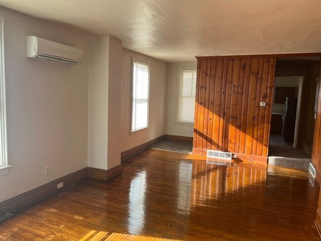 Building Photo - 127-129 N Catherine St