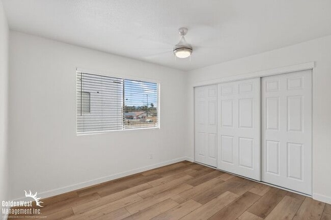 Building Photo - Stylish 2Bdm 1Ba Apartment with Fireplace in Phoenix - MI Special!