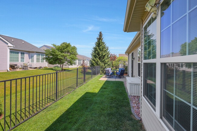 Building Photo - 11895 Bloomfield Dr