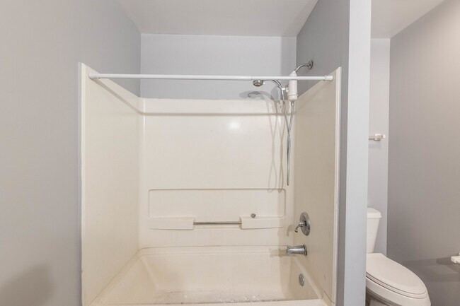 Building Photo - 438 Rachel Cir