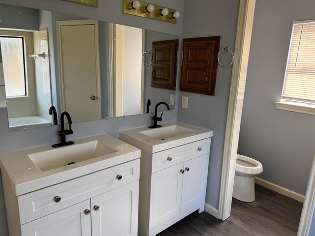 Building Photo - 211 Douglas Dr