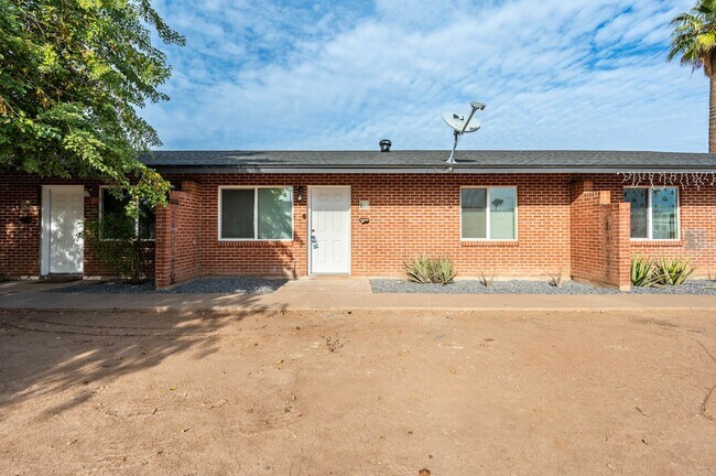 Building Photo - 3836 N 15th Ave
