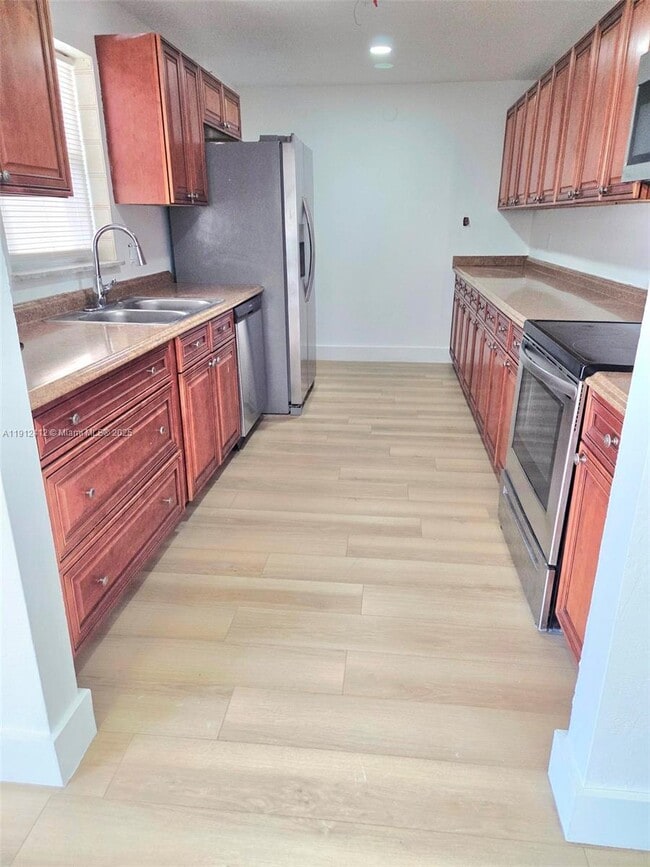 Building Photo - 6432 Dewey St