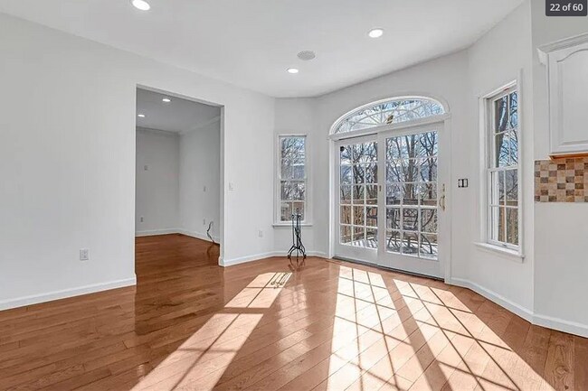 Building Photo - 3290 Birch Hill Dr