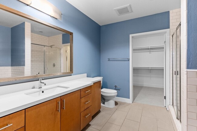 Building Photo - Stunning Modern Luxury 3BD/2BA Condo in Ma...