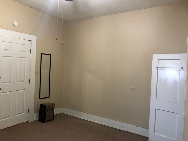 Building Photo - 1 Bedroom Apartment Close to SHSU
