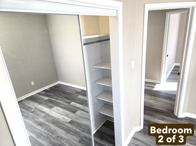 Building Photo - 903 Young St