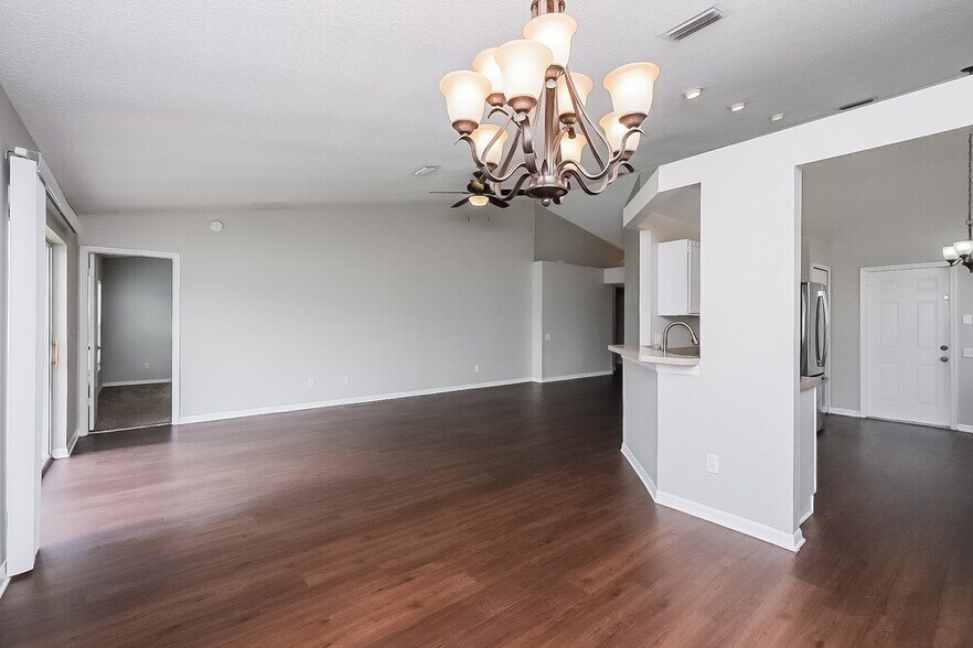 Building Photo - 11351 Calgary Cir