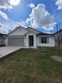 Building Photo - Brand new Star home