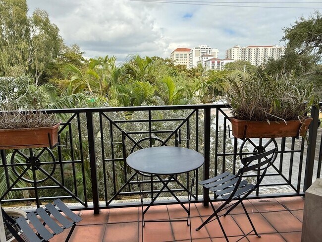 Building Photo - 101 Sidonia Ave