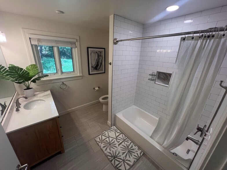 Bathroom - 3707 Manton Dr