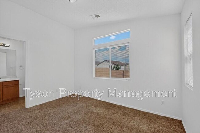 Building Photo - 2824 Merlot Dr SW