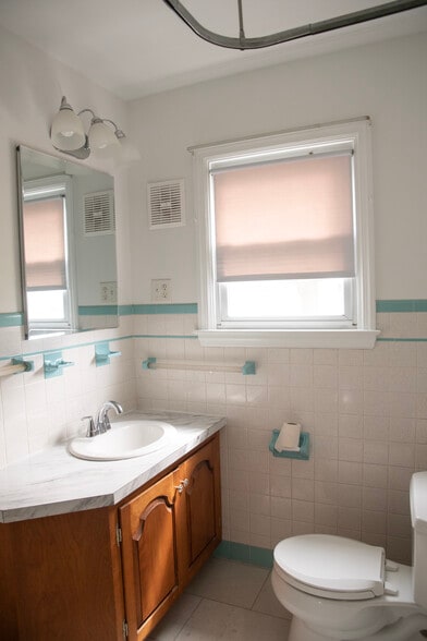 Building Photo - 1349 Lititz Rd