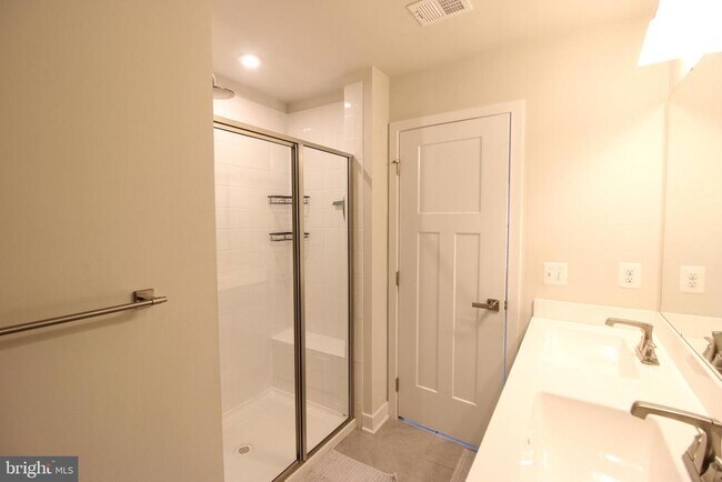 Building Photo - 6210 Monitor St