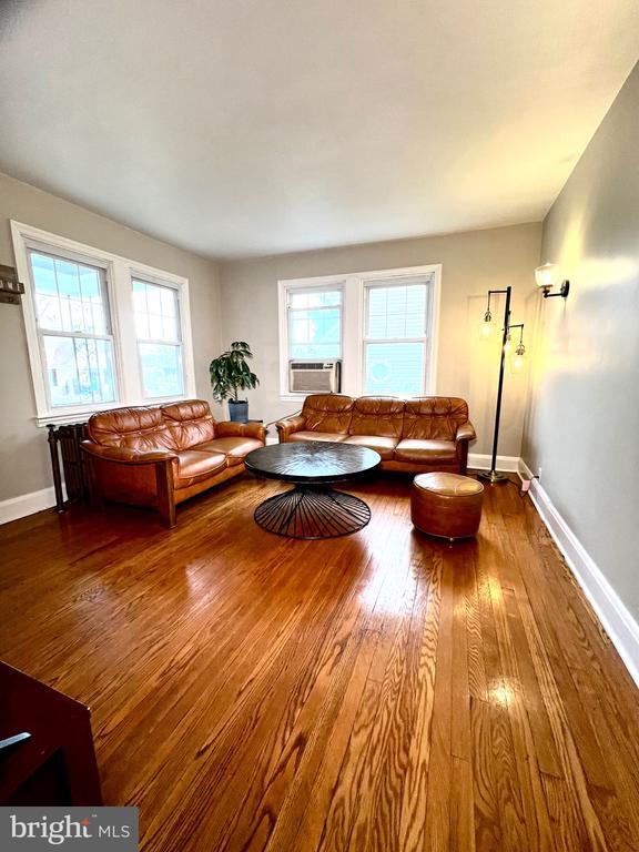 Building Photo - 303 Willow Ave