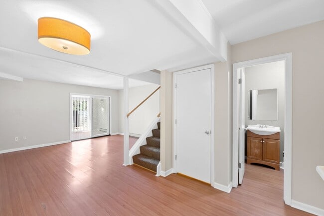 Building Photo - 4744 Edison Ln