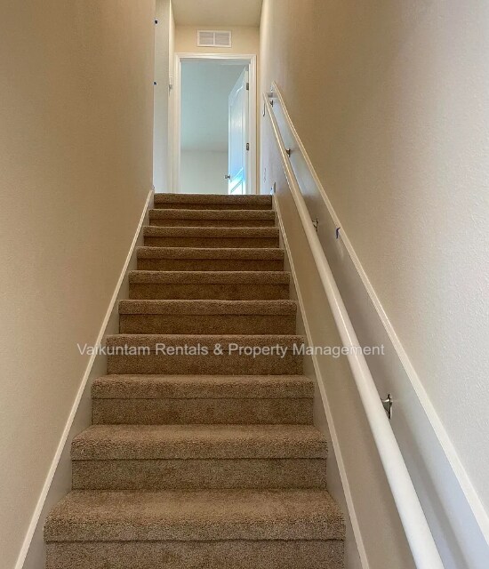 Building Photo - 9571 Star Dr