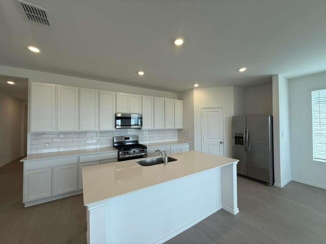 Building Photo - 200 Rodney Boat Rd