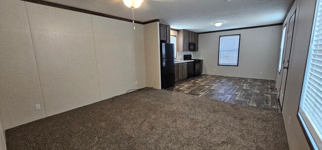 Building Photo - 261 Tulip Ln