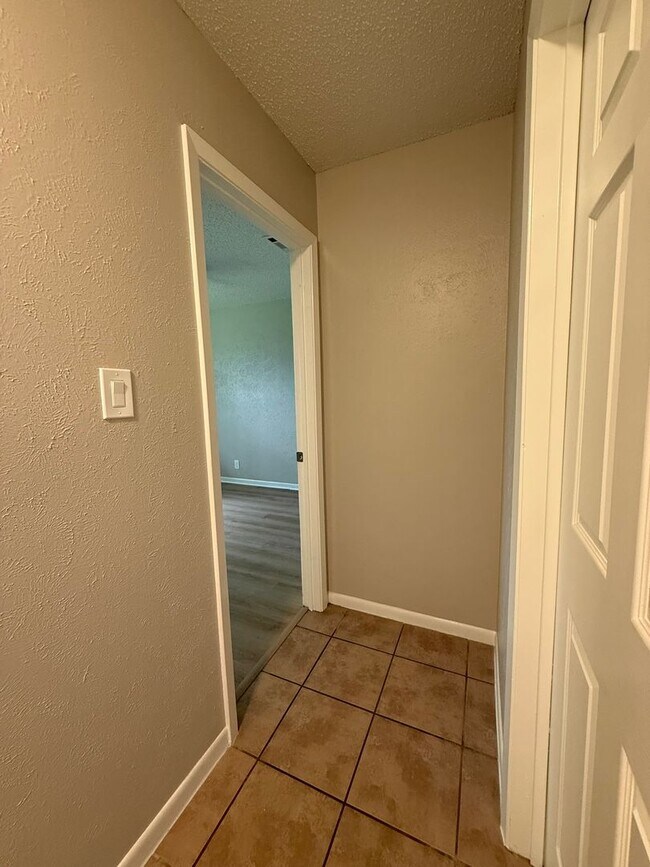 Building Photo - R.Patel Properties2 (12310 Willow Wild Dr)