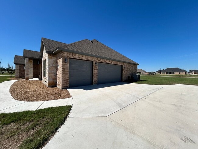 Building Photo - Azle Texas Homes For Rent "Azle ISD"