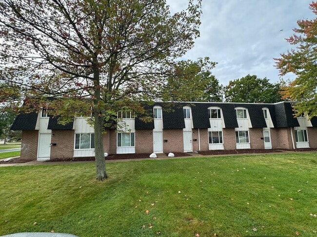 Building Photo - 5510 Beavercrest Dr
