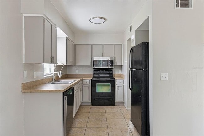 Building Photo - 46 N Fairfax Ave