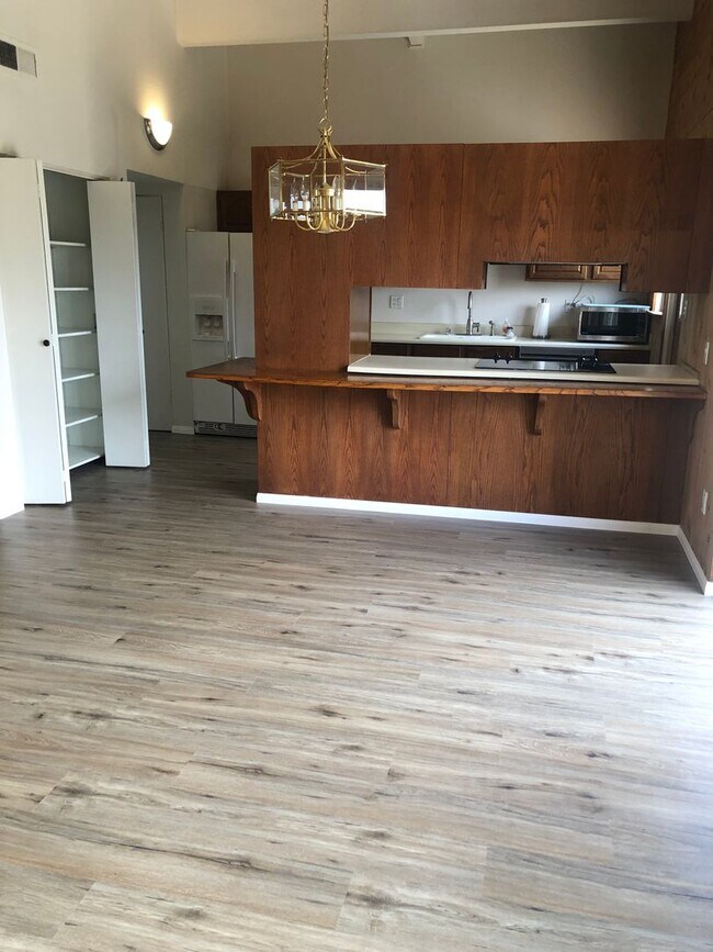 Building Photo - Spacious Single Story 4 bed 2 bath home in Serra Mesa w/2 car garage